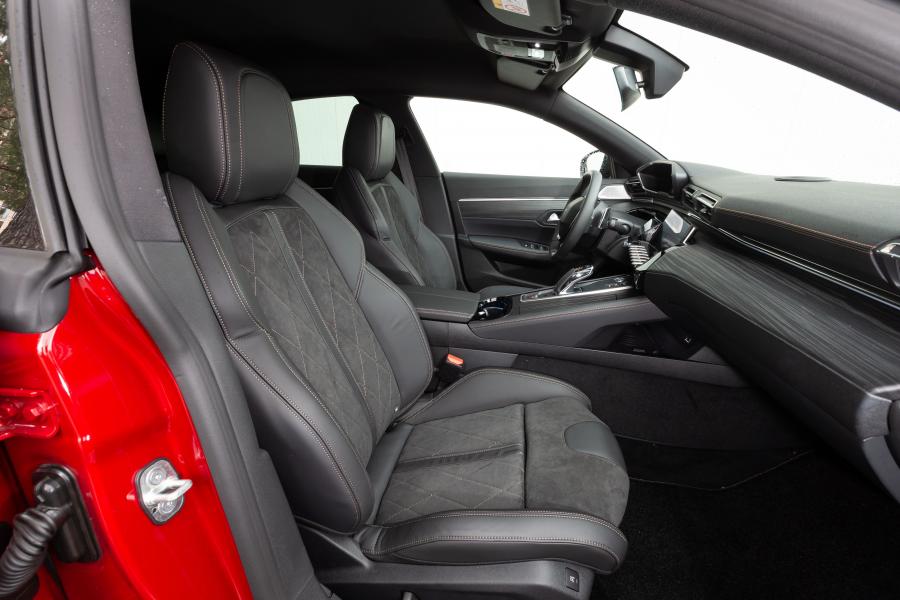 Интерьер Peugeot 508 GT 2018 года  (WW) (фото 23 из 42)